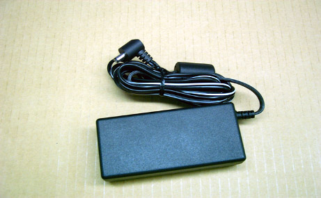 YHI YS-1039AJ830GP AC Adapter 15V 2.6A 39W Power Supply for Musial Instrument With Electron 5.5mm 1.2mm Brand New 